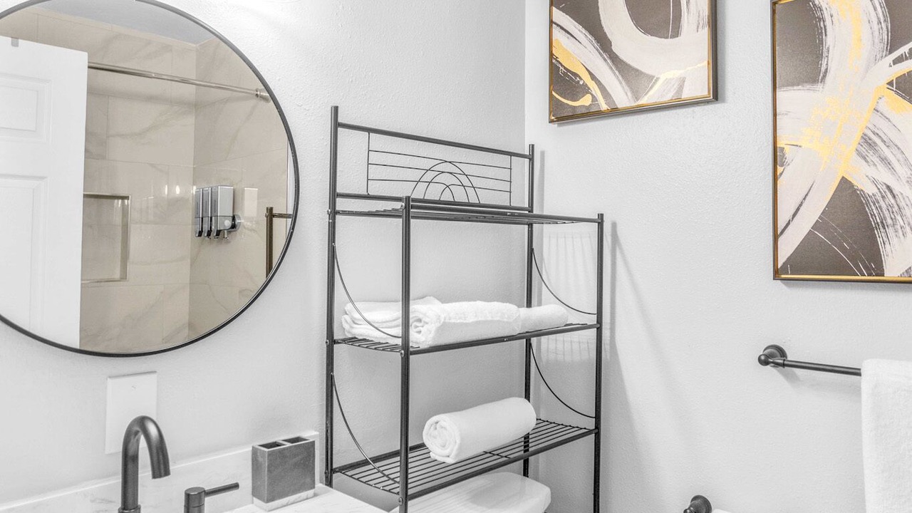 Photo of Bathroom in Colonialtown North