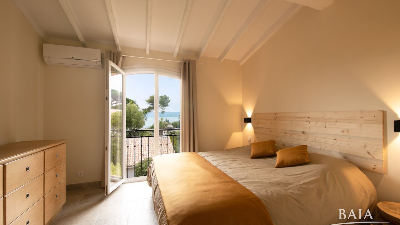 Photo of Bedroom in Guerrevieille