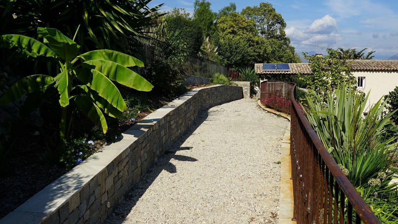 Photo of Outdoor in Gattieres