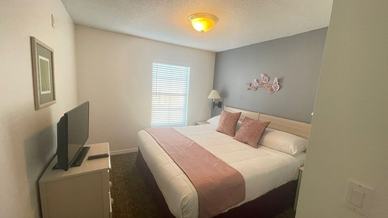 Photo of Bedroom in Lake Berkley