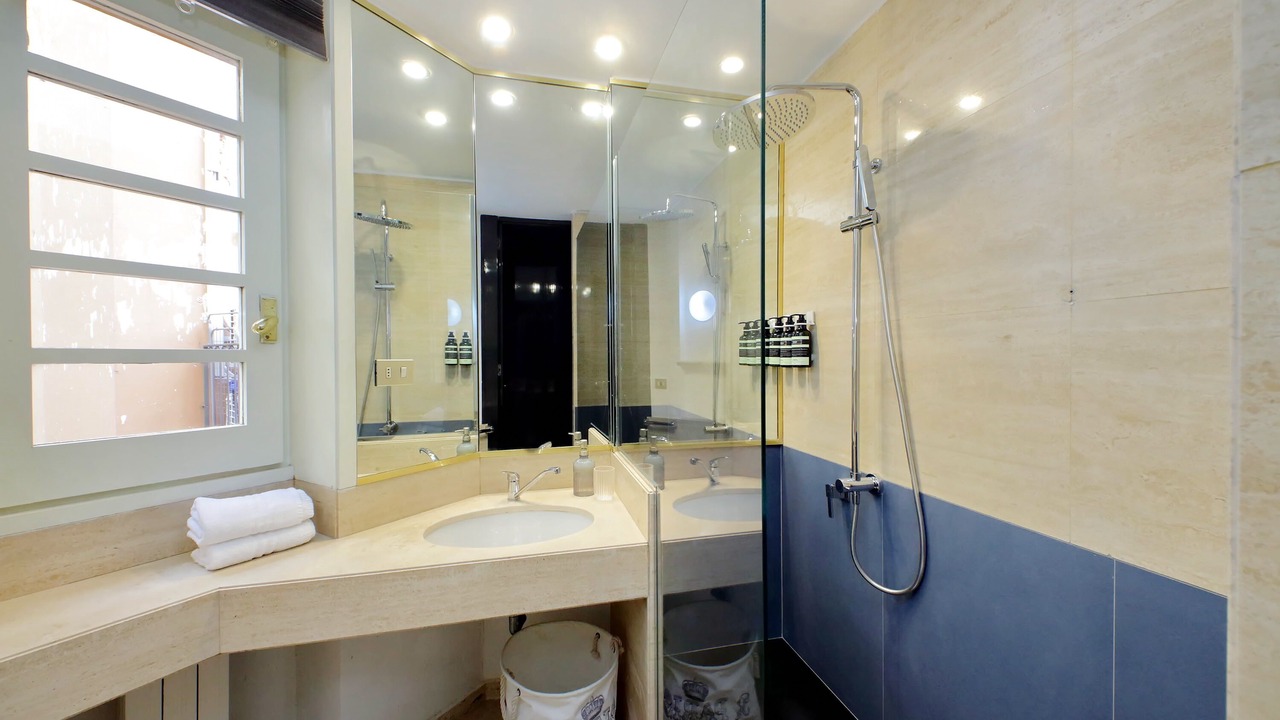 Photo of Bathroom in Repubblica