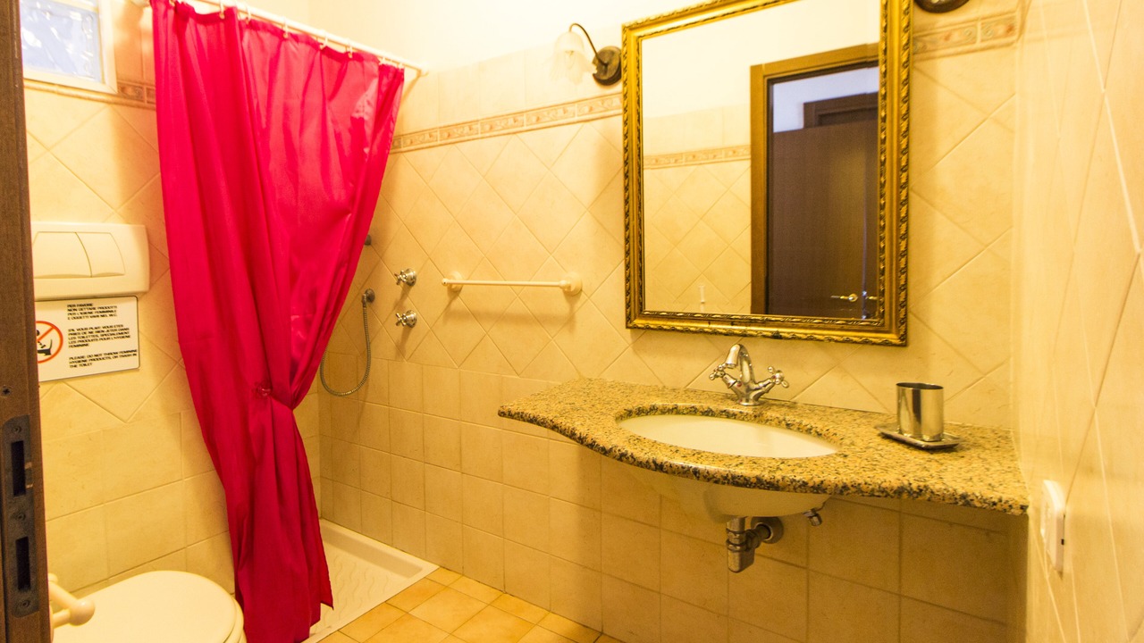 Photo of Bathroom in Campiglia Marittima