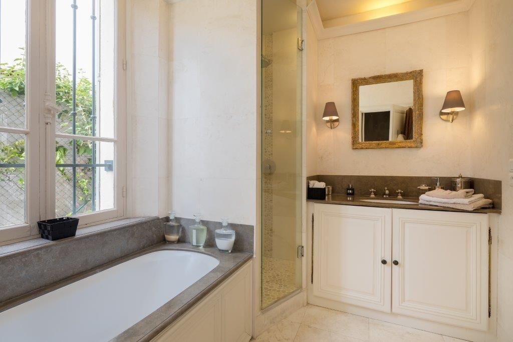 Photo of Bathroom in Riou - Petit Juas - Av de Grasse