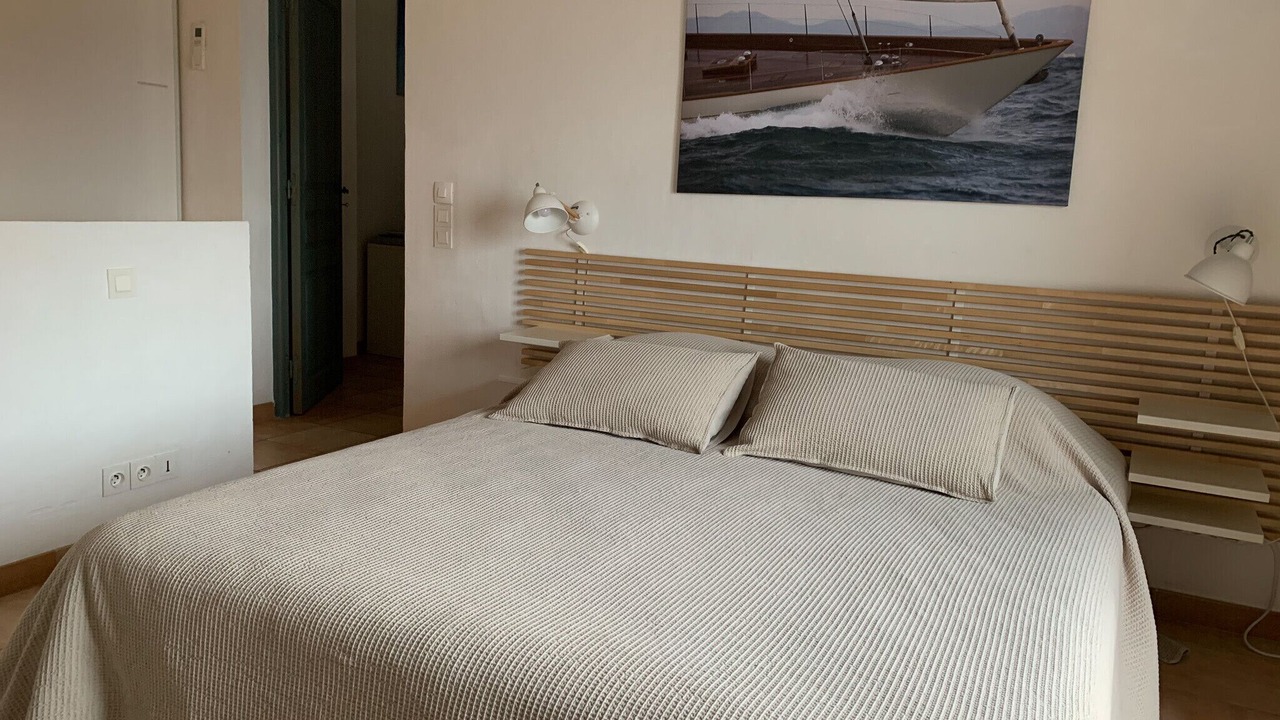 Photo of Bedroom in Antheor