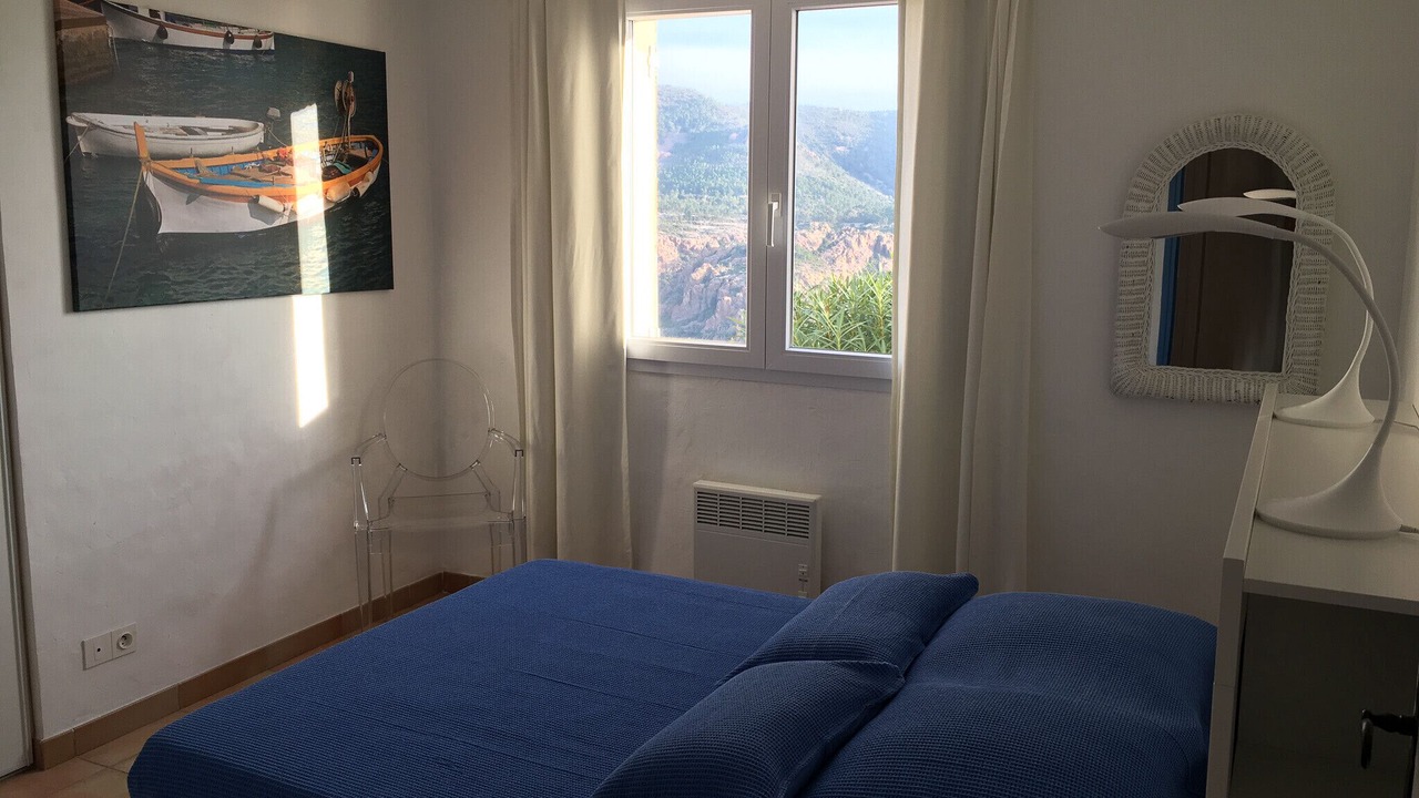 Photo of Bedroom in Antheor