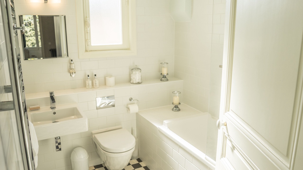 Photo of Bathroom in Riou - Petit Juas - Av de Grasse