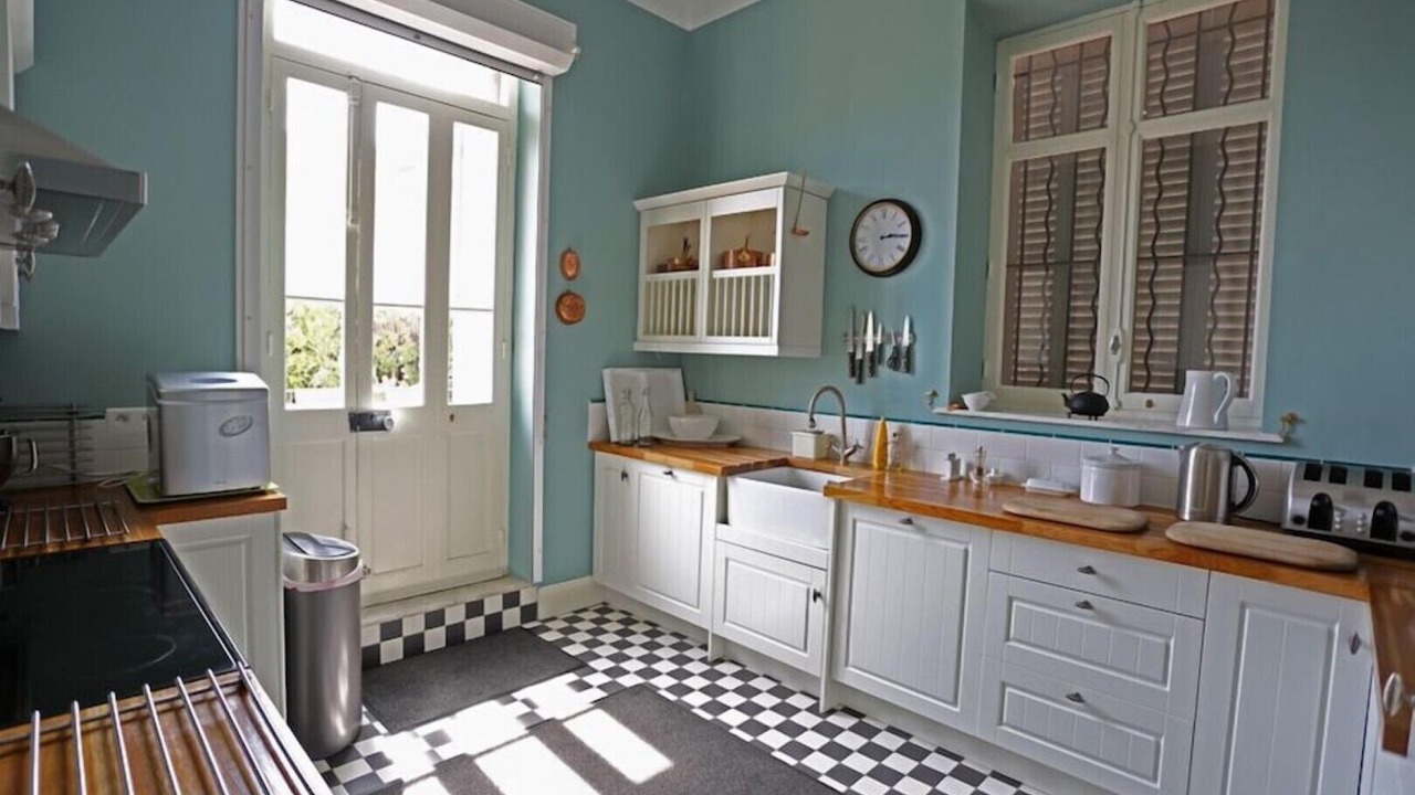 Photo of Kitchen in Riou - Petit Juas - Av de Grasse