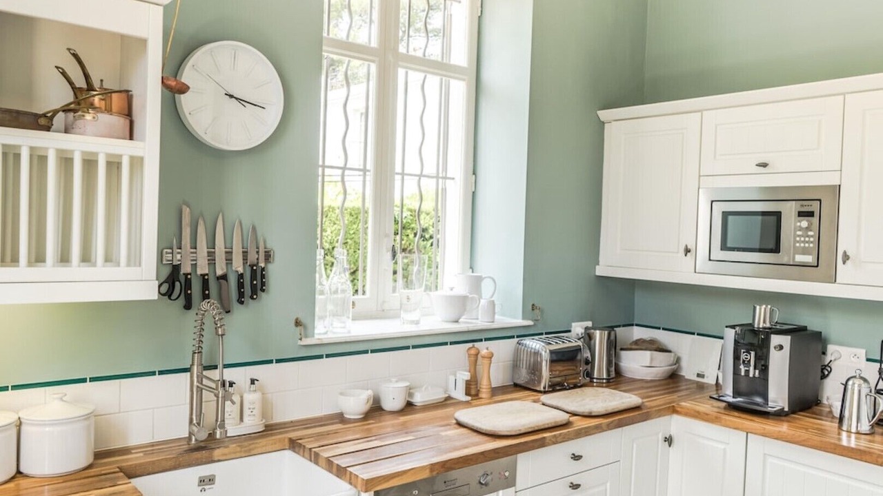 Photo of Kitchen in Riou - Petit Juas - Av de Grasse