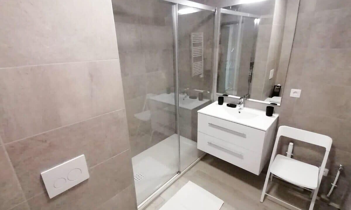 Photo of Bathroom in Villeneuve Loubet Beach