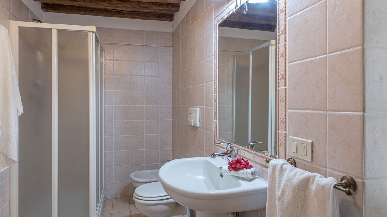 Photo of Bathroom in Murlo