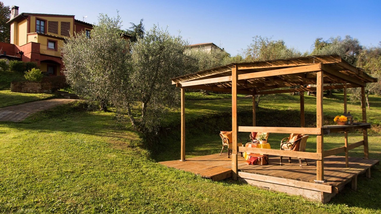 Photo of Outdoor in Lari