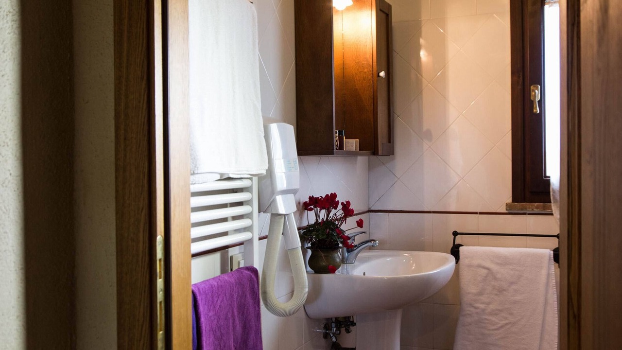 Photo of Bathroom in Lari