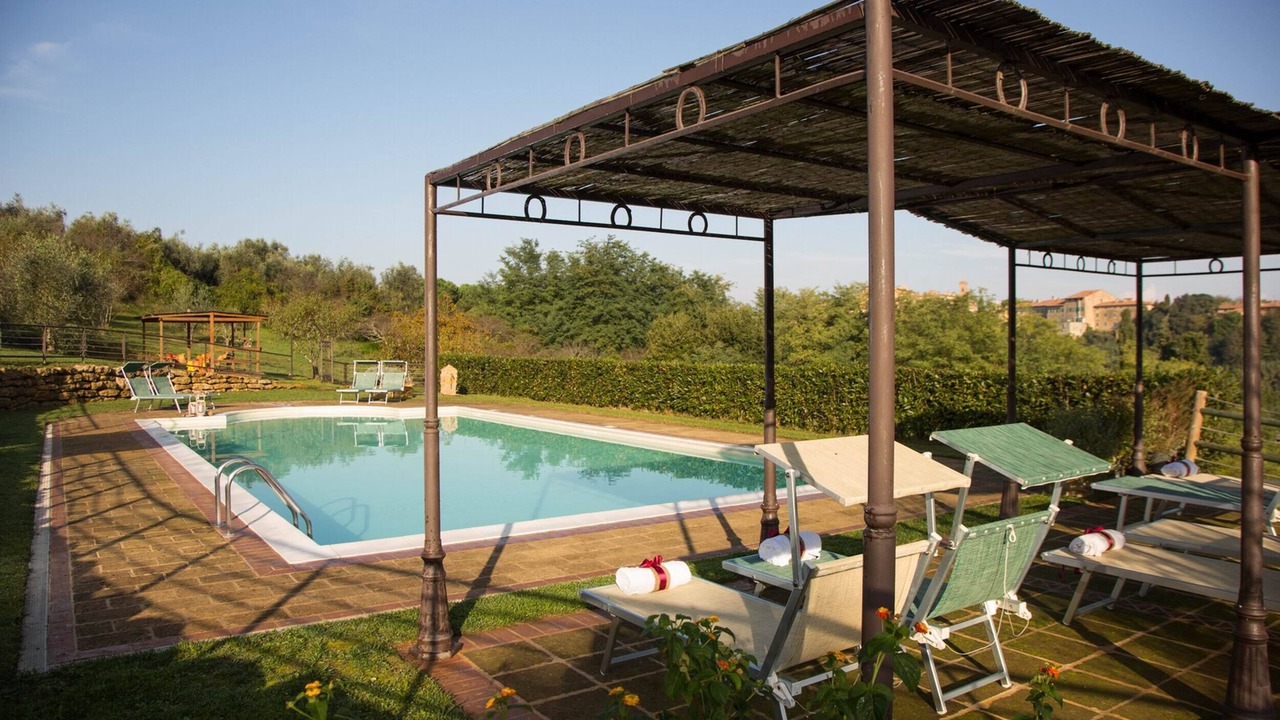 Photo of Outdoor in Lari