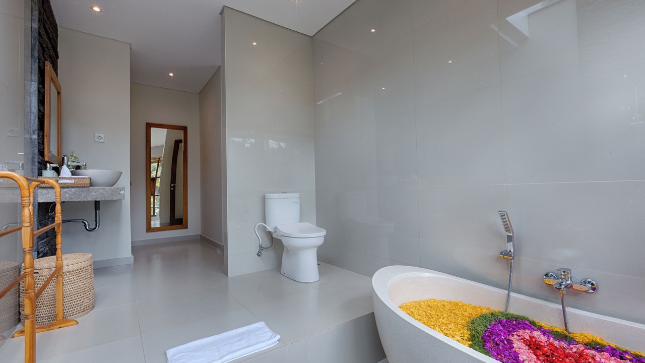 Photo of Bathroom in Keliki