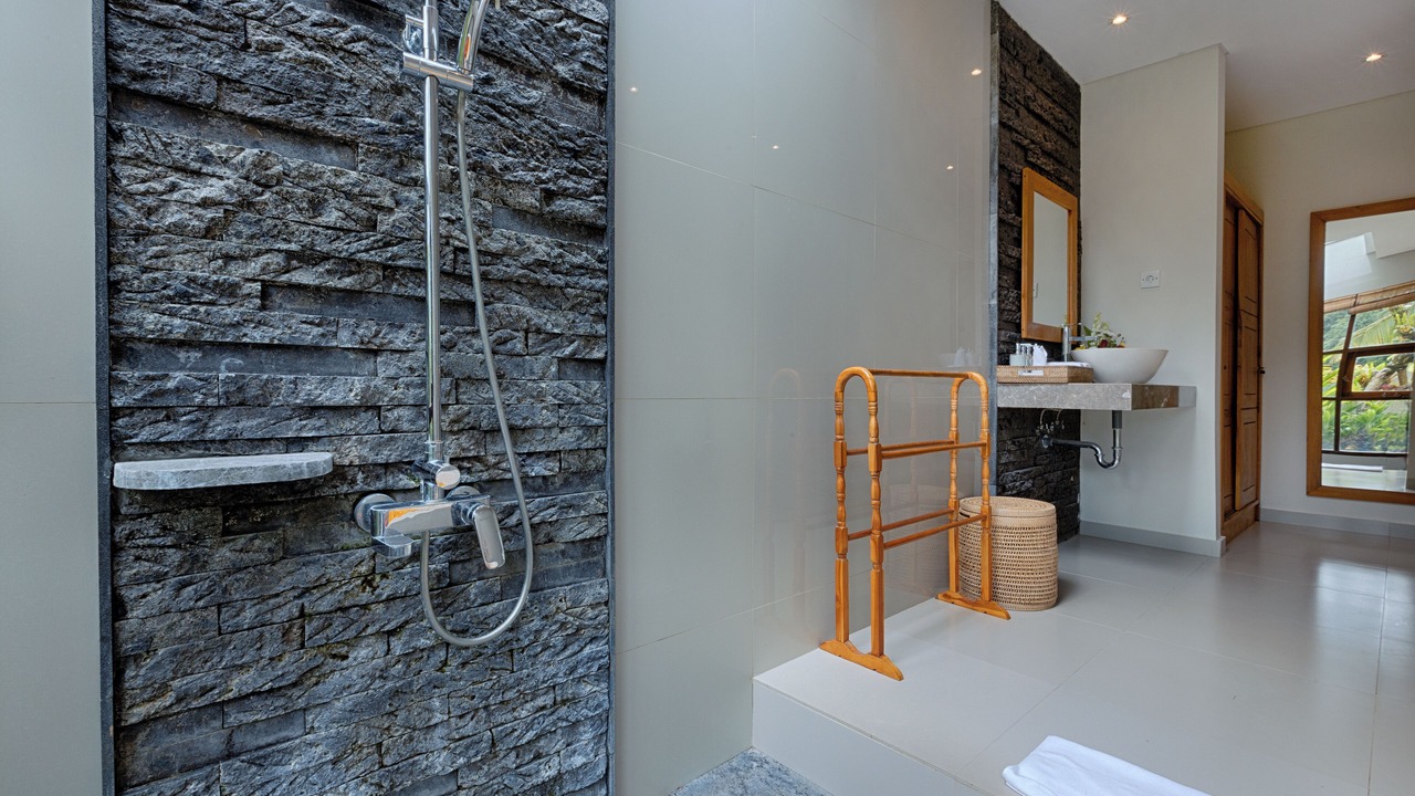 Photo of Bathroom in Keliki