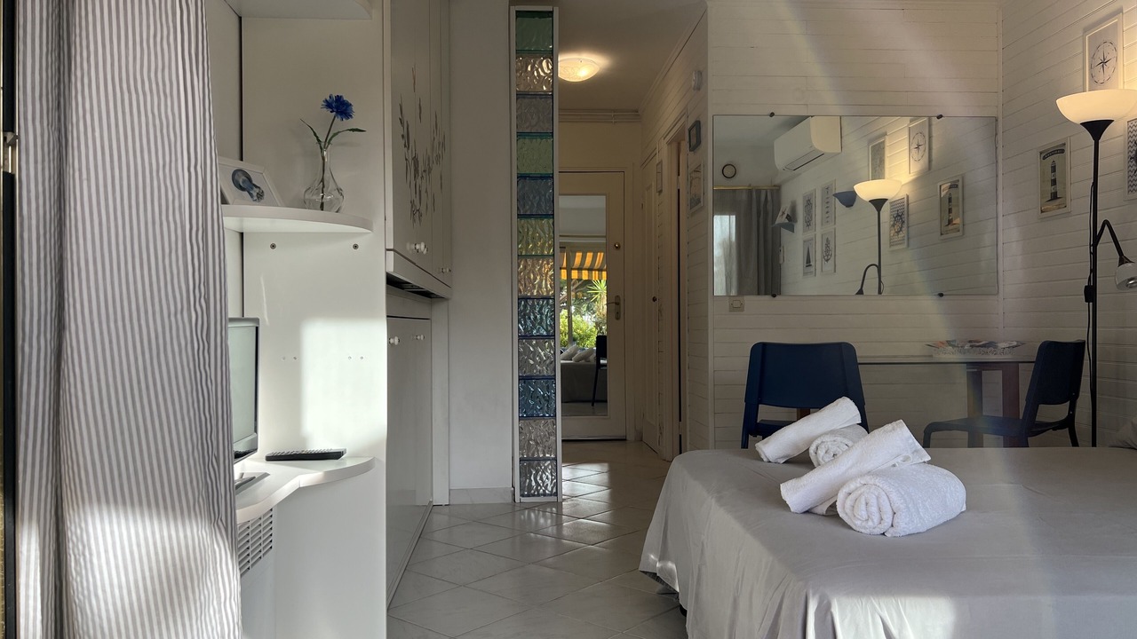 Photo of Bedroom in Villeneuve Loubet Beach