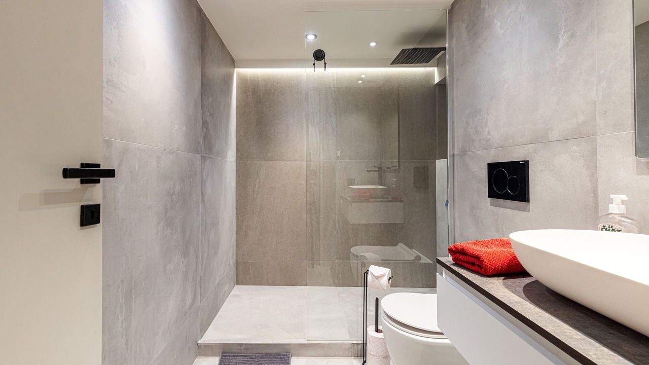 Photo of Bathroom in Musicians Quarter