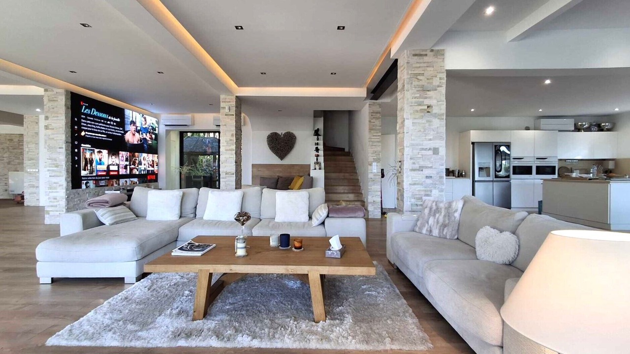 Photo of Livingroom in California - Pezou