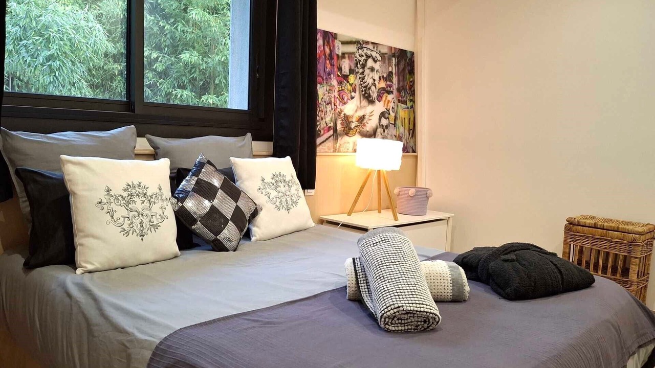 Photo of Bedroom in California - Pezou