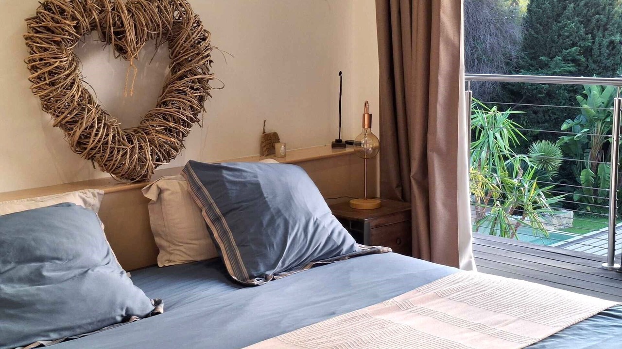 Photo of Bedroom in California - Pezou
