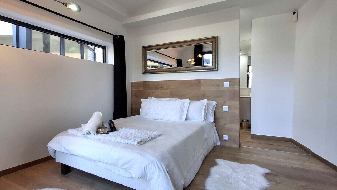 Photo of Bedroom in California - Pezou