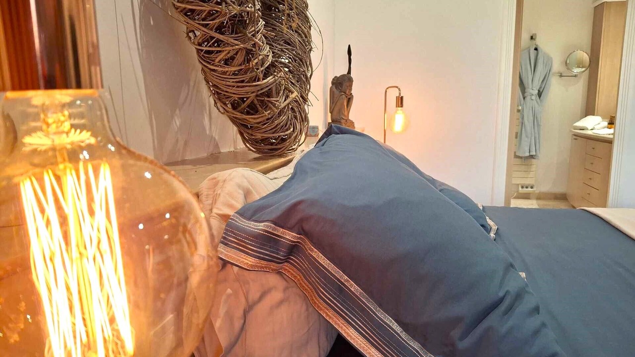 Photo of Bedroom in California - Pezou