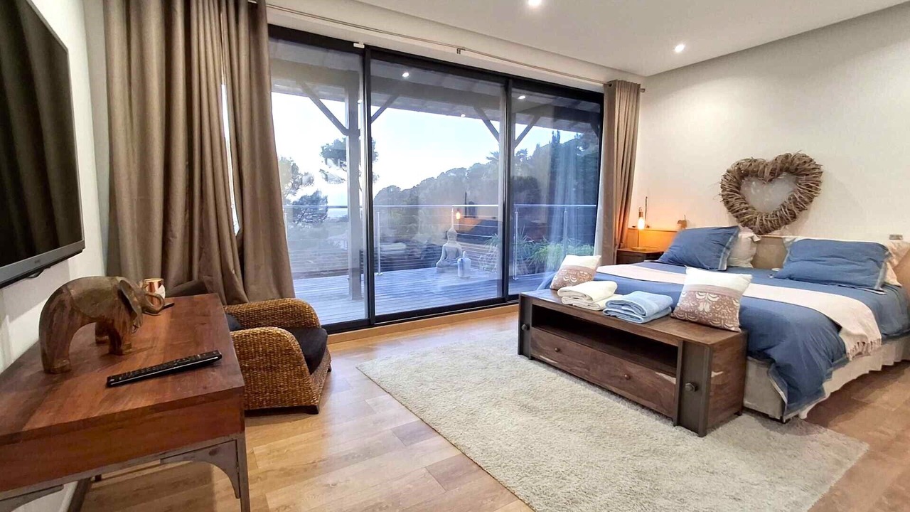 Photo of Bedroom in California - Pezou