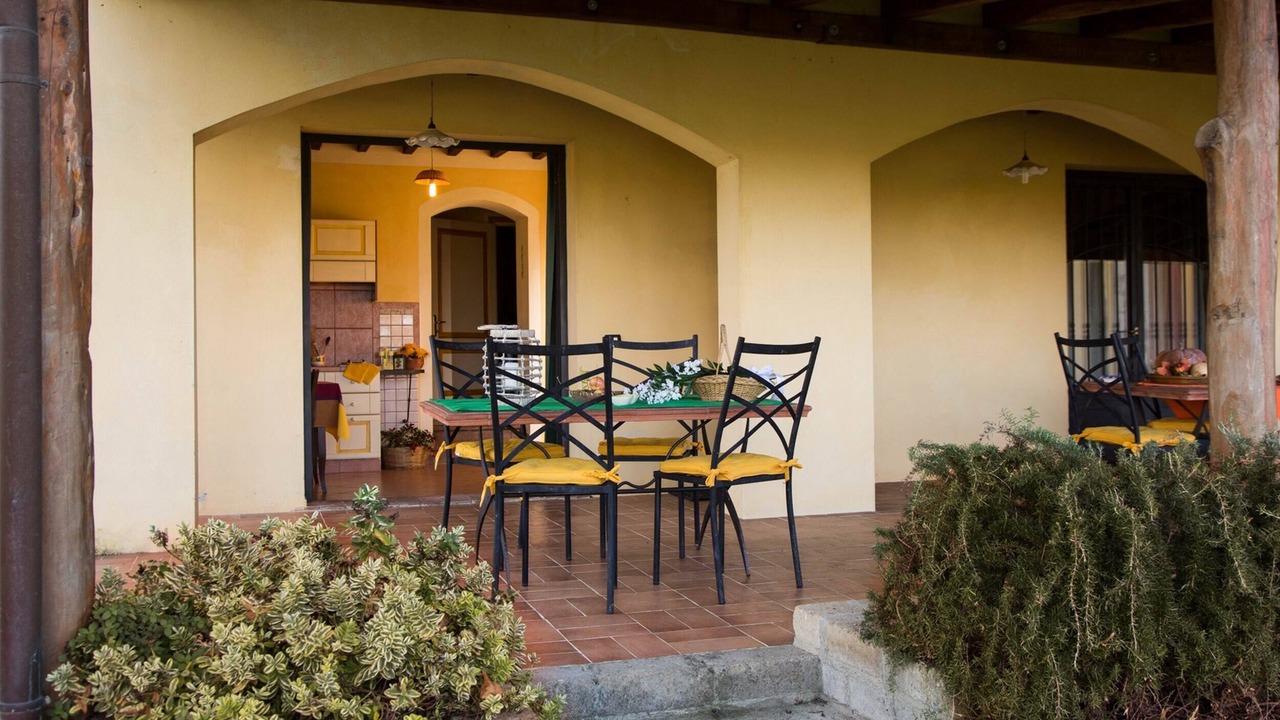 Photo of Outdoor in Lari