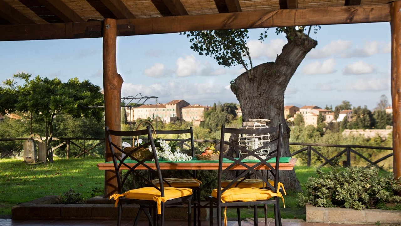 Photo of Outdoor in Lari