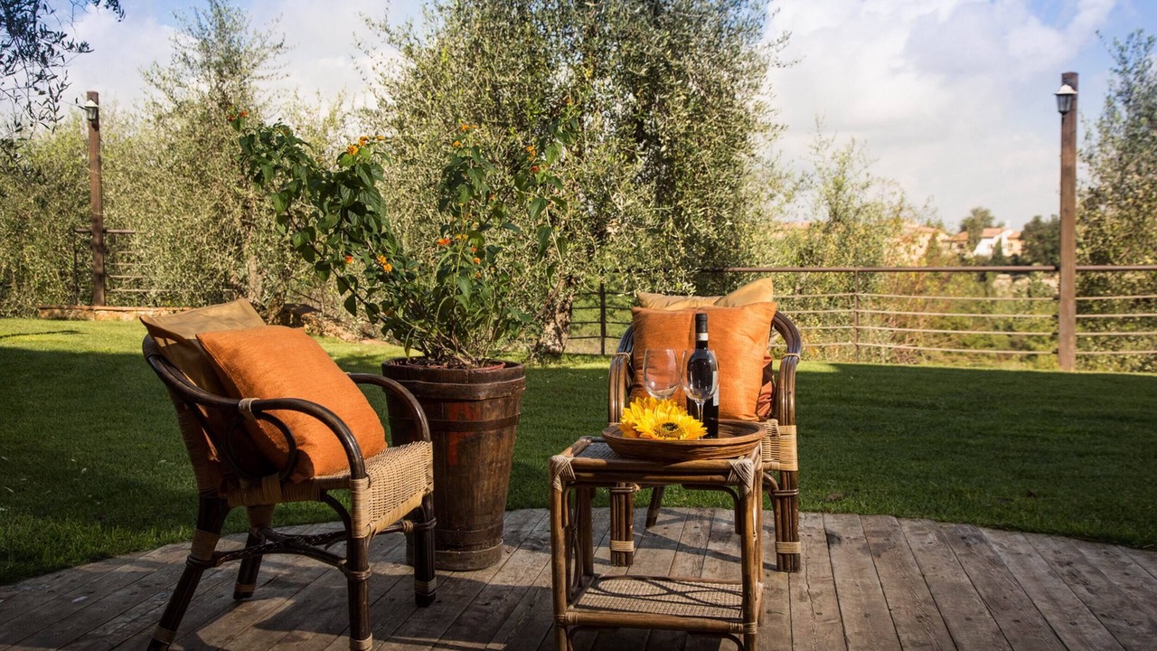 Photo of Outdoor in Lari