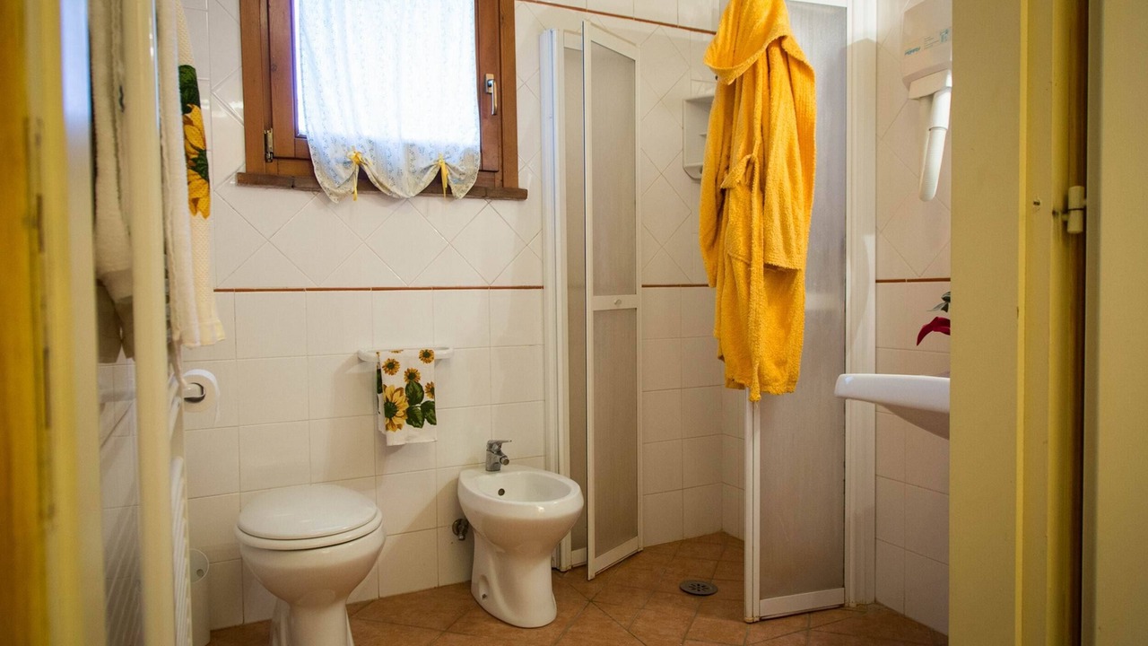 Photo of Bathroom in Lari