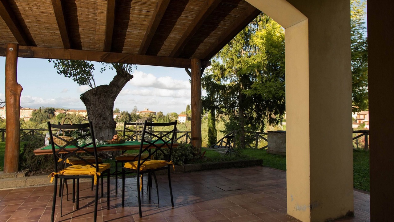 Photo of Outdoor in Lari