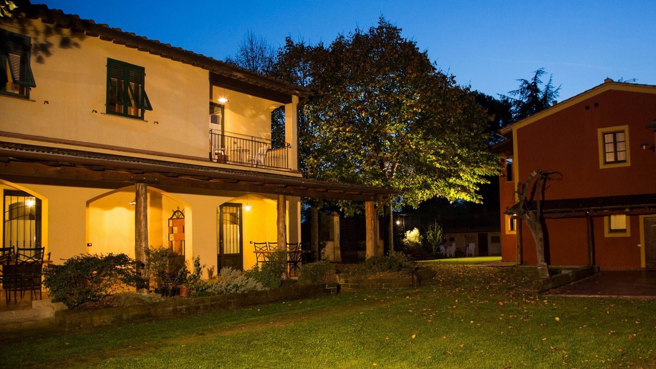 Photo of Outdoor in Lari