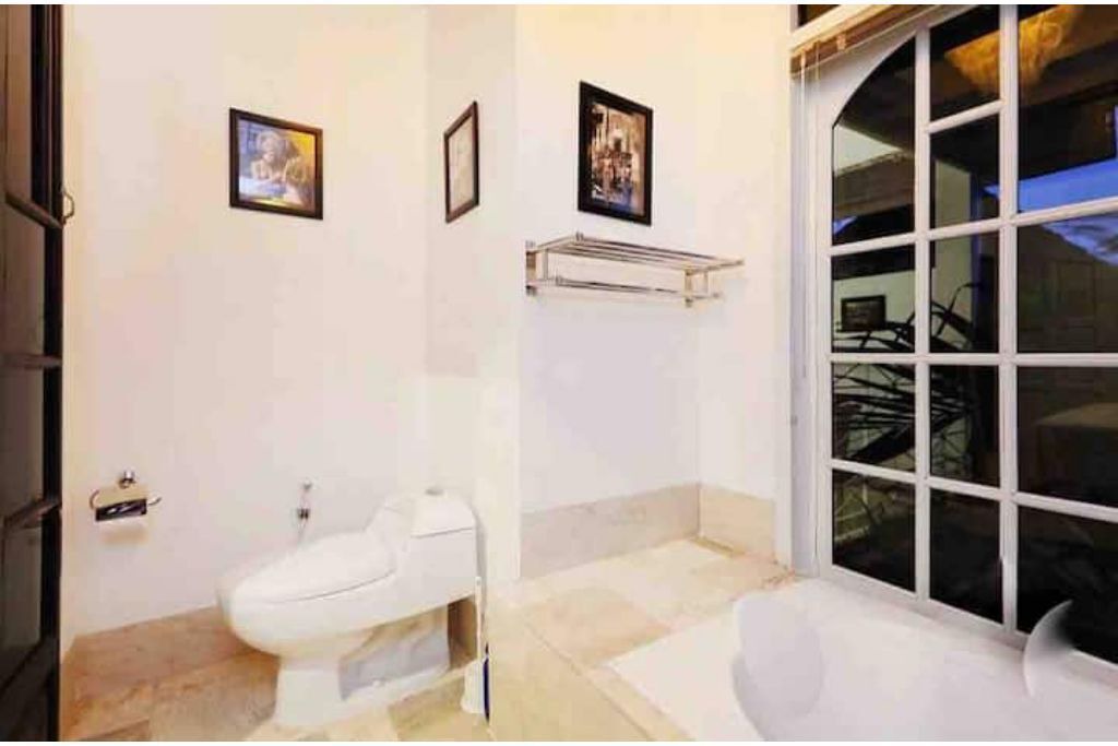 Photo of Bathroom in Kartika Plaza
