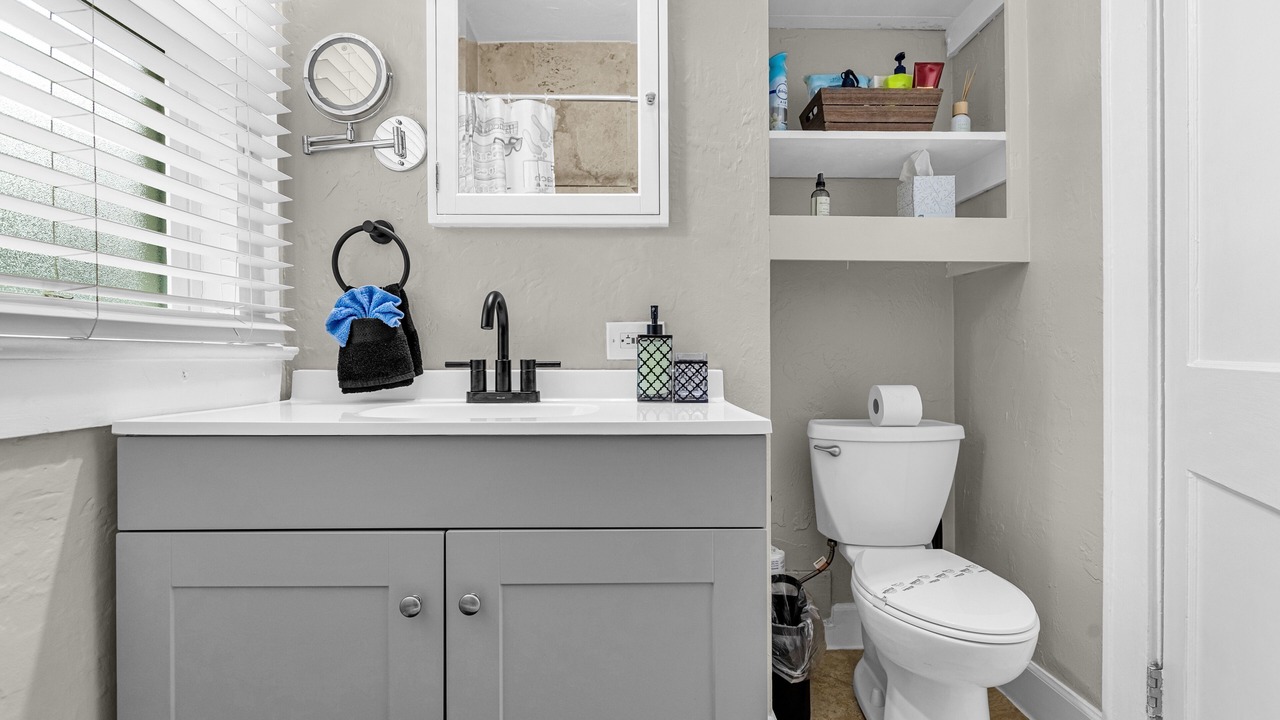 Photo of Bathroom in Wadeview Park