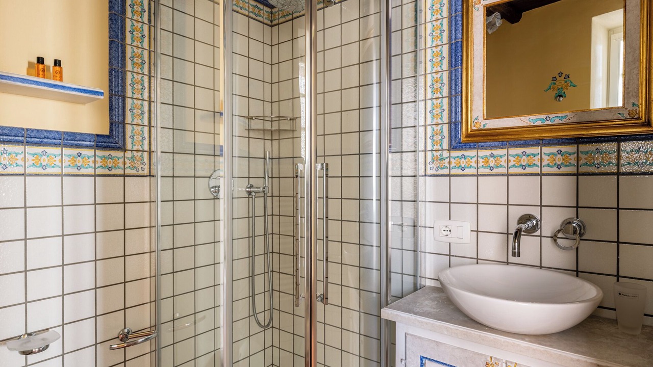 Photo of Bathroom in Molazzana