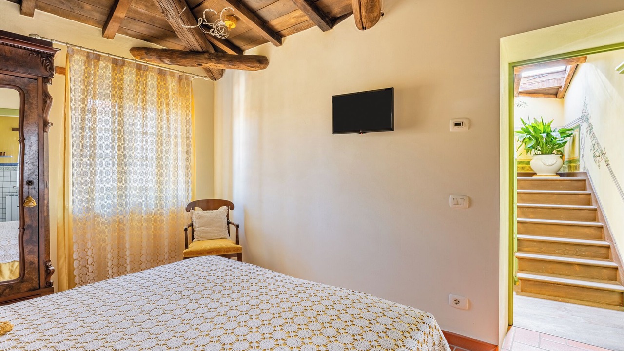 Photo of Bedroom in Molazzana