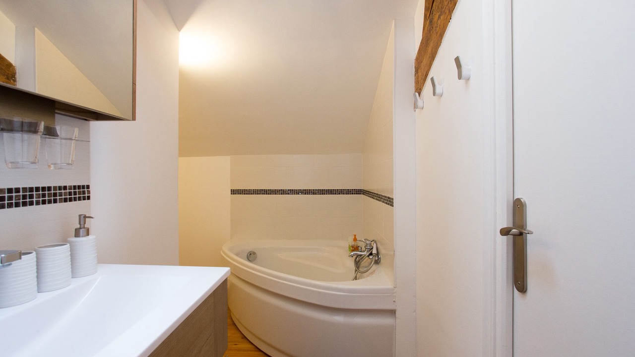 Photo of Bathroom in Riou - Petit Juas - Av de Grasse