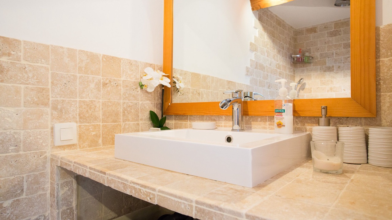 Photo of Bathroom in Riou - Petit Juas - Av de Grasse