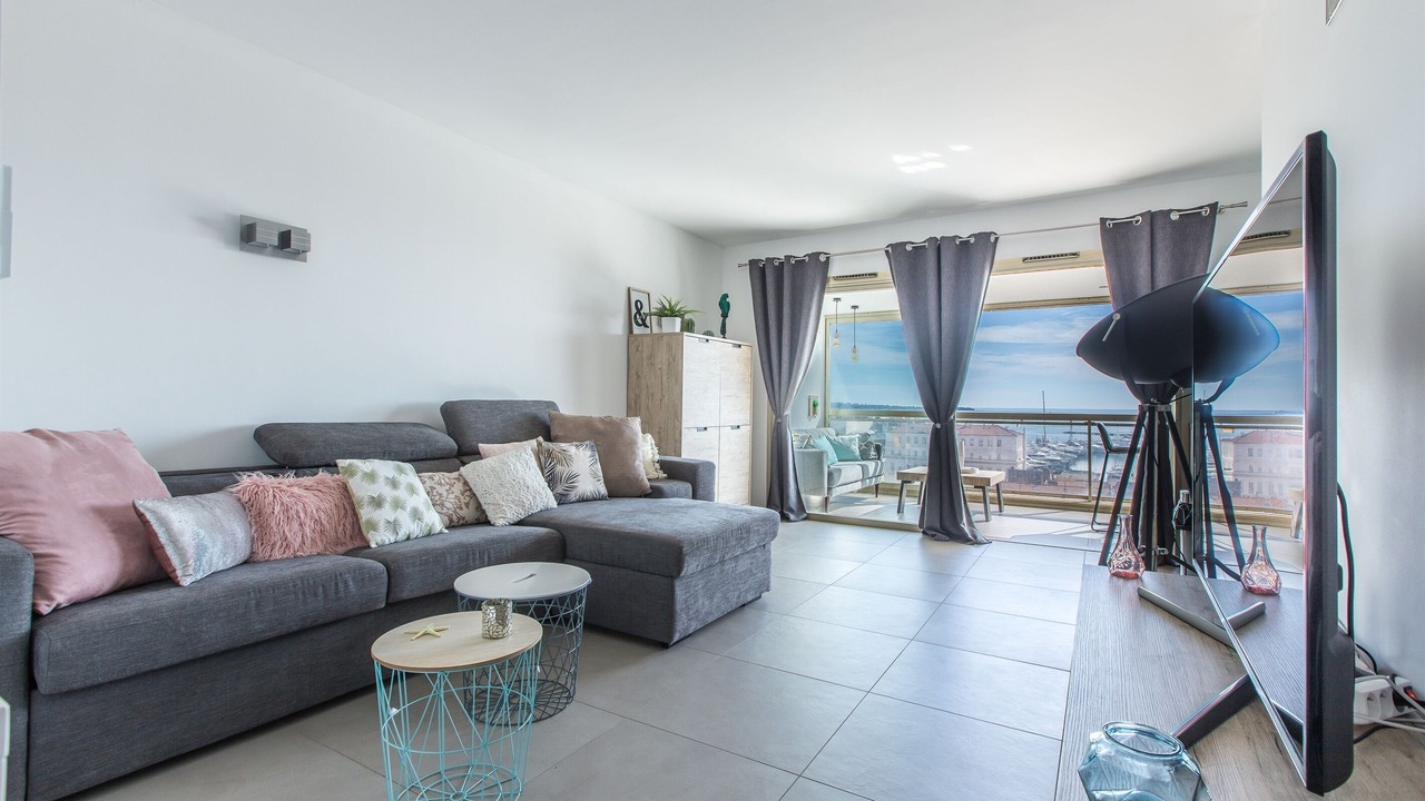 Photo of Livingroom in Cannes City Centre