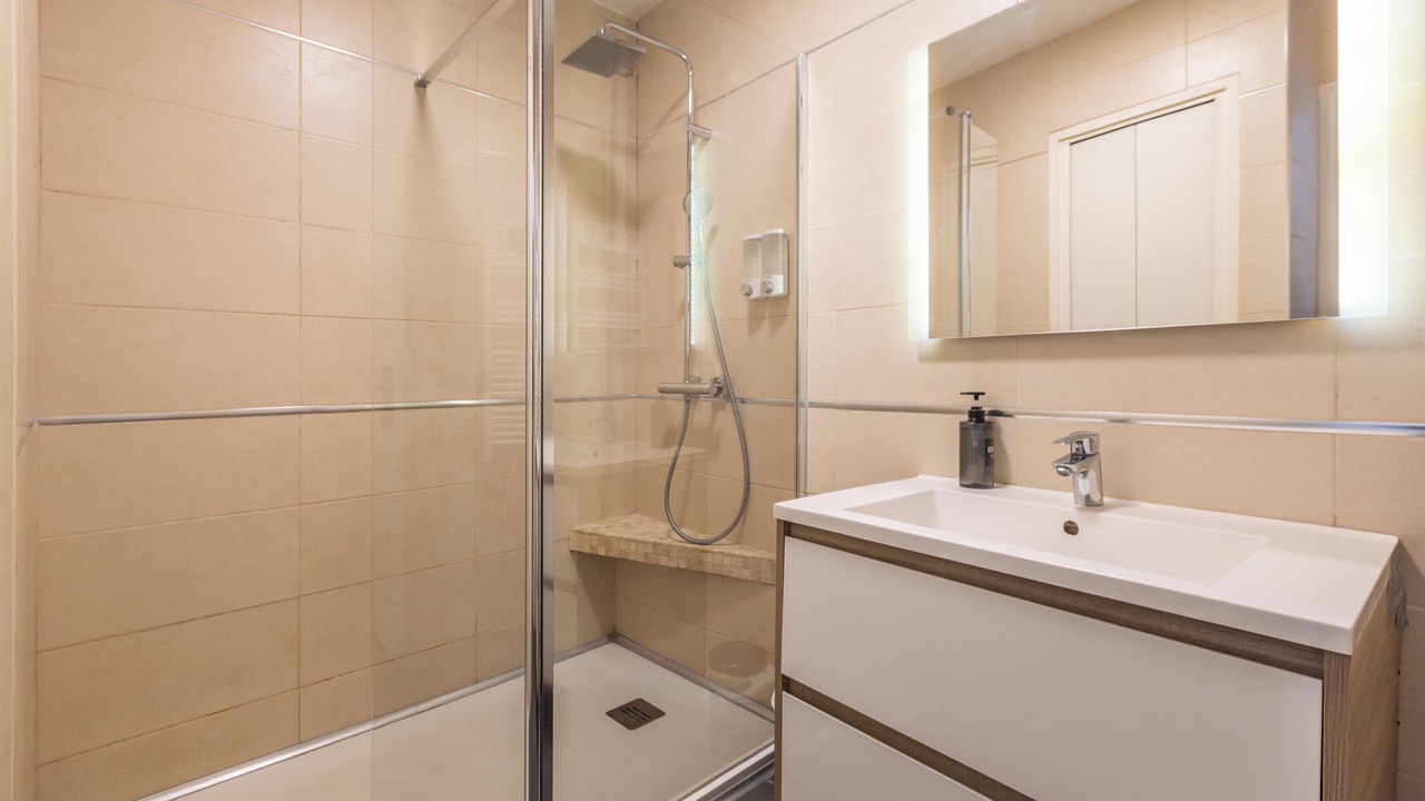Photo of Bathroom in Cannes City Centre