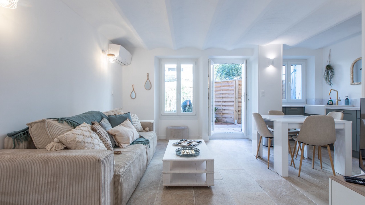 Photo of Livingroom in Cannes City Centre