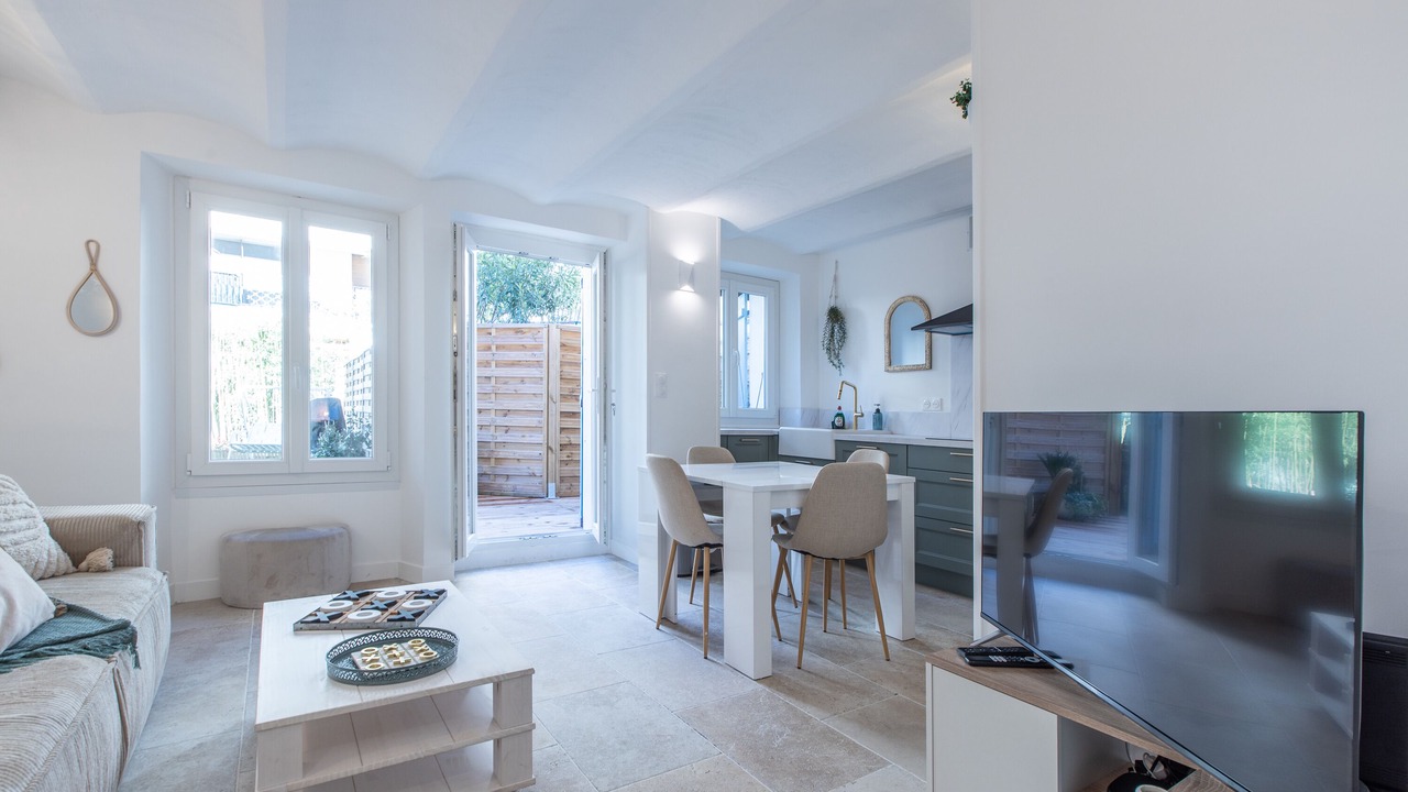 Photo of Livingroom in Cannes City Centre