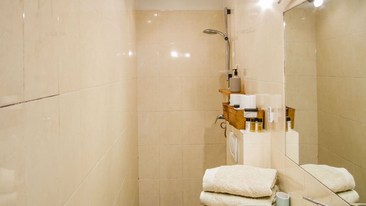 Photo of Bathroom in Riou - Petit Juas - Av de Grasse