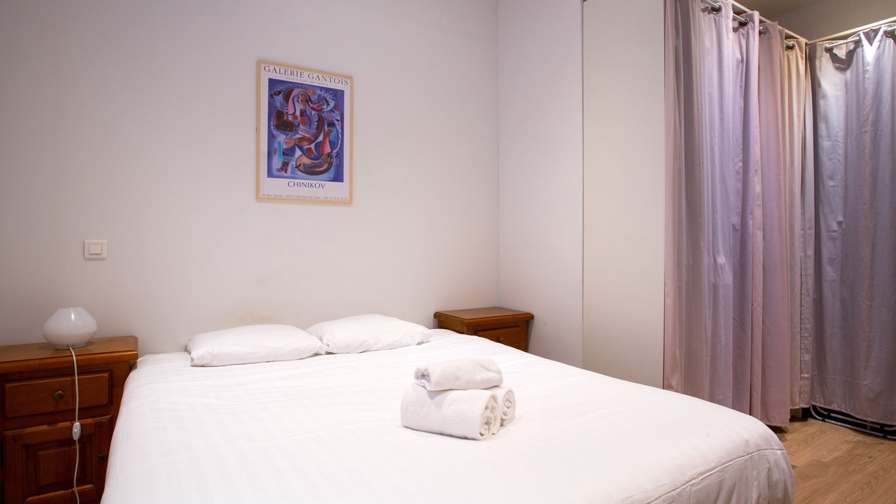 Photo of Bedroom in Caucade