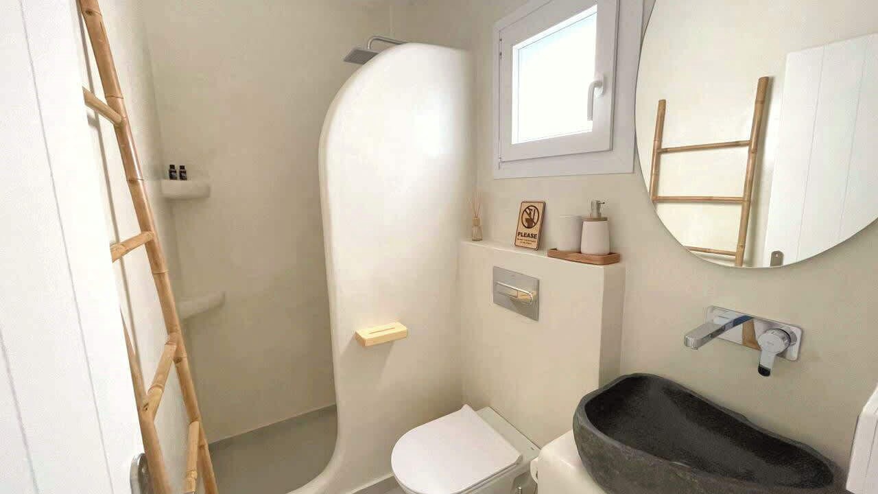 Photo of Bathroom in Kamari