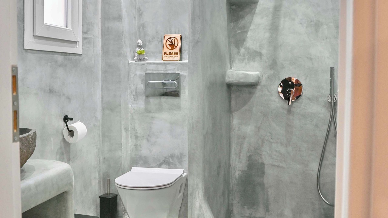 Photo of Bathroom in Kamari