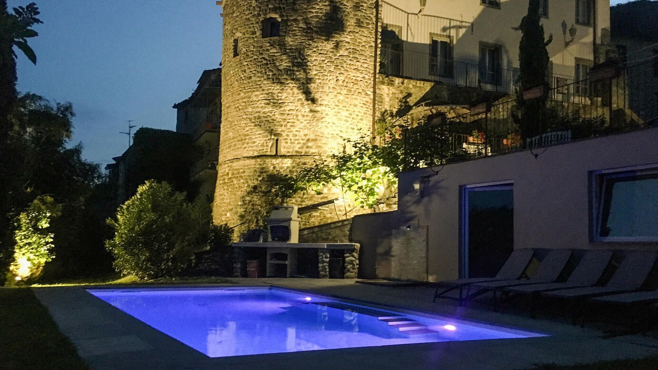Photo of Others in Maglietola