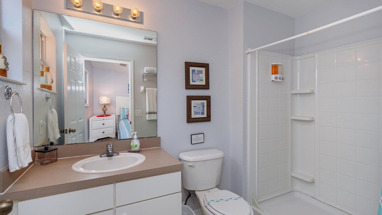 Photo of Bathroom in Lake Berkley