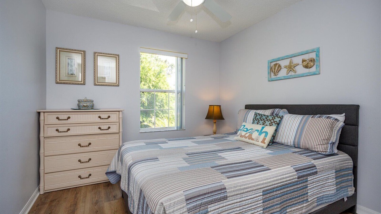 Photo of Bedroom in Lake Berkley